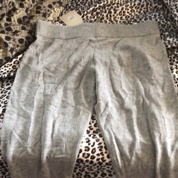 Ugg gray pants nwt sz L with drawstring - Picture 4 of 5
